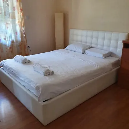 Petrov In Downtown - Center 70m2 Apartamento *