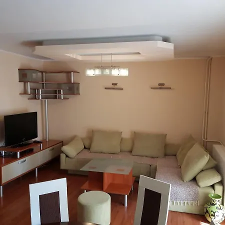 Petrov In Downtown - Center 70m2 Apartment *
