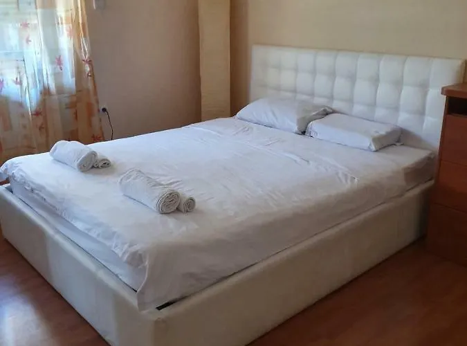 Petrov In Downtown - Center 70m2 Lejlighed *